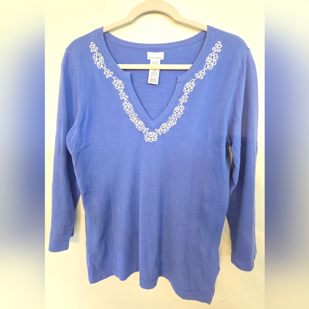 Jaclyn Smith Blue Knit Top With Floral Embroidered Vneck. Brand New With Tags. - Picture 3 of 7